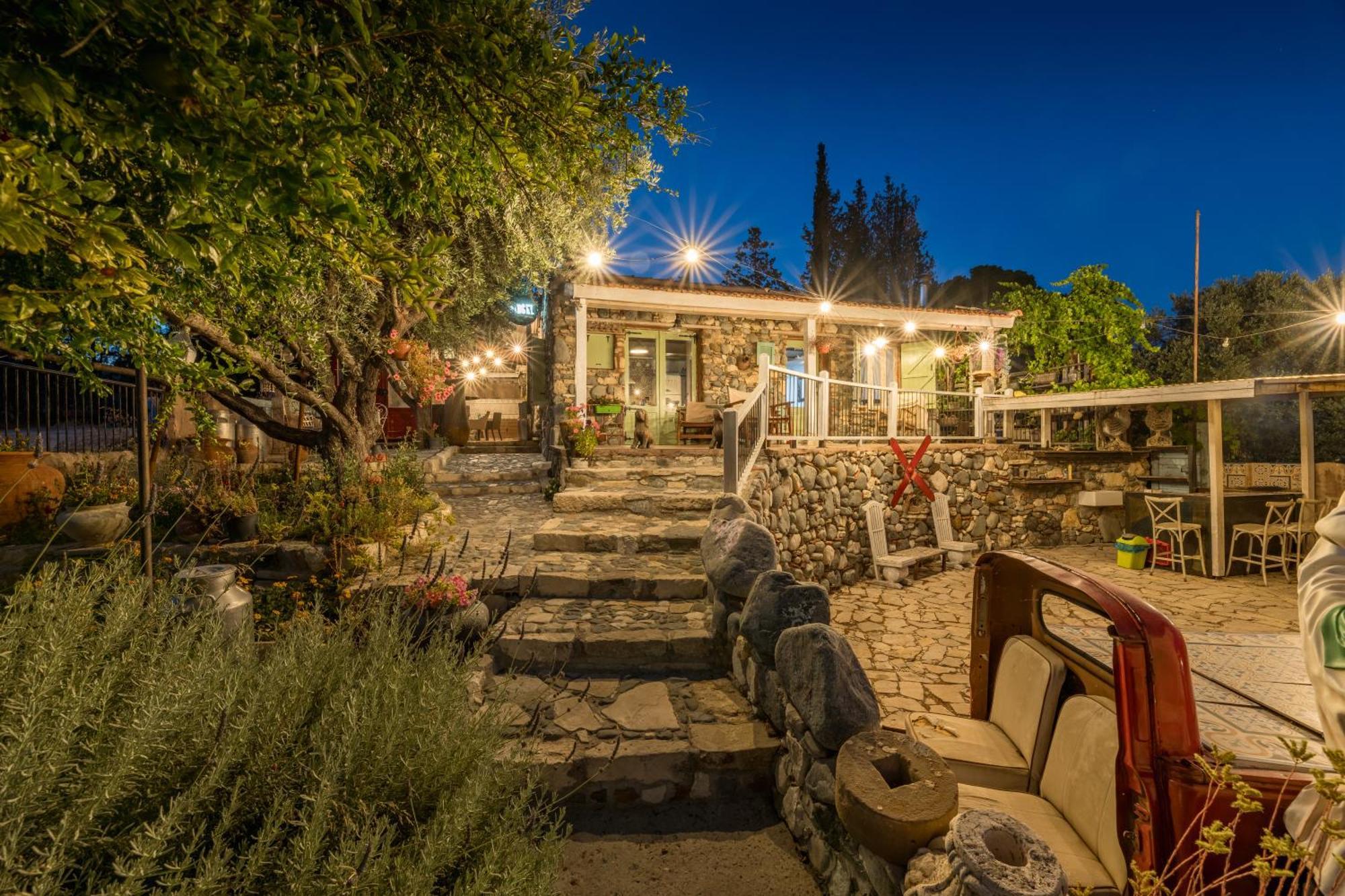 Rozana House Silikou